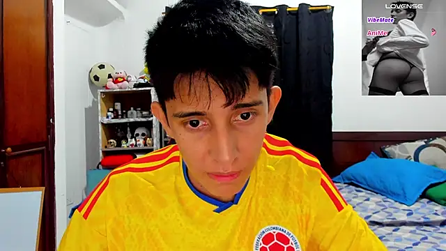 Snapshot of gomitaboy1 chatting on July 17, 7:22 pm gomitaboy1 online show from July 17, 7:22 pm