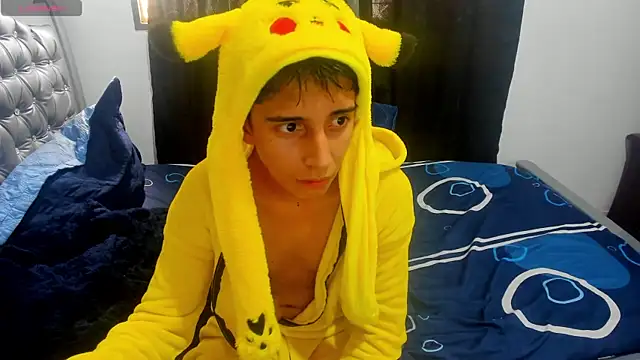 gomitaboy1 online show from March 26, 7:01 pm