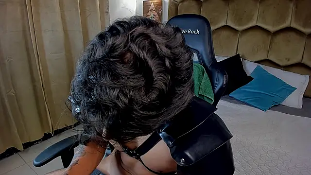 Emmet CollinsJS online show from April 11, 7:45 am