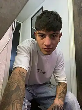 Snapshot of Thiago_noir chatting on March 13, 10:59 pm Thiago noir online show from March 13, 10:59 pm