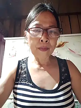 Snapshot of Sky-rain98 chatting on May 17, 1:55 pm Sky-rain98 online show from May 17, 1:55 pm