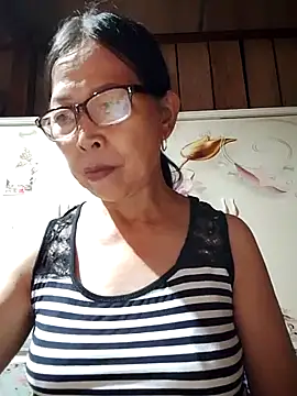 Snapshot of Sky-rain98 chatting on May 27, 2:13 pm Sky-rain98 online show from May 27, 2:13 pm