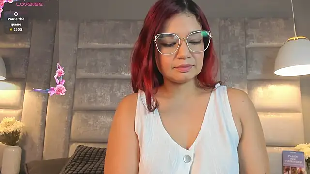 PaulaVegaa online show from June 22, 6:32 am