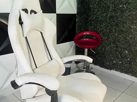 taylor bigdick18 online show from March 9, 7:56 am