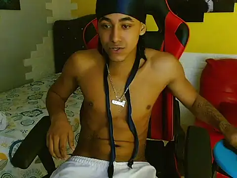 taylor bigdick18 online show from March 4, 11:01 pm