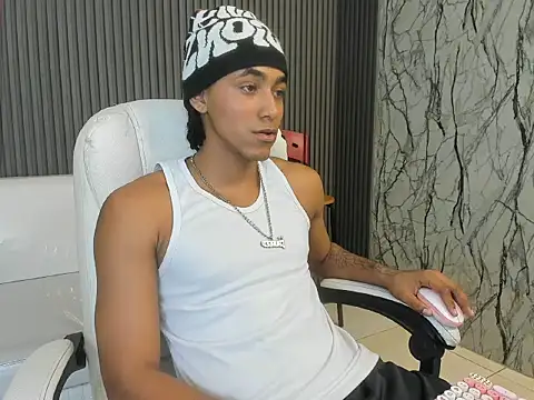 taylor bigdick18 online show from March 6, 12:16 am