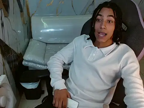 taylor bigdick18 online show from March 15, 2:07 am