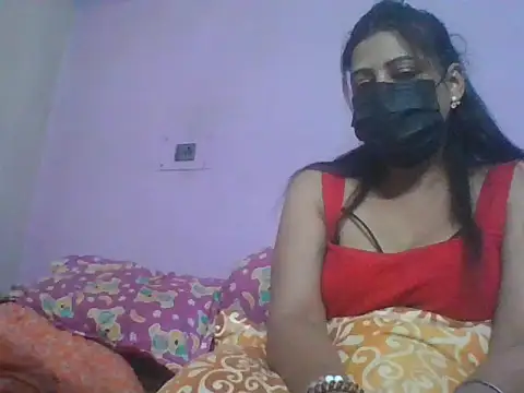 DRAMA  QUEEN online show from April 4, 7:53 pm