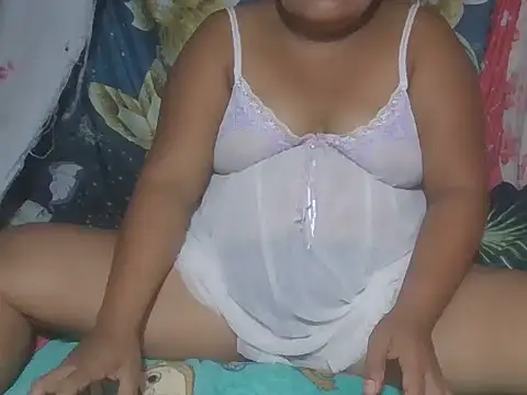 Snapshot of Pinaybigpussy24 chatting on May 22, 12:25 pm Pinaybigpussy24 online show from May 22, 12:25 pm