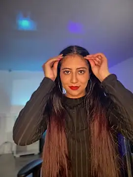 Lunaliaa  online show from March 17, 4:37 am