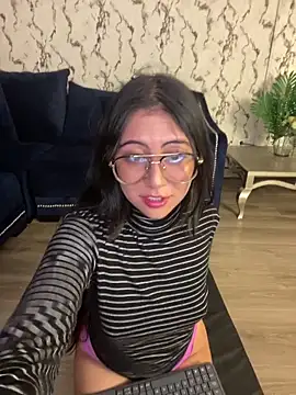 Lunaliaa  online show from March 11, 5:34 am