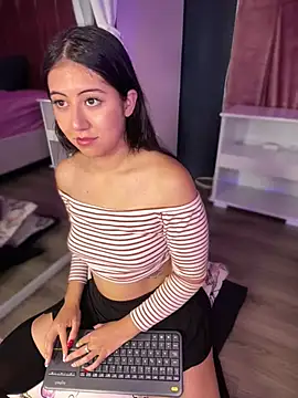 Lunaliaa  online show from March 12, 5:13 am