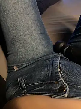 aleexii s online show from April 15, 7:58 pm