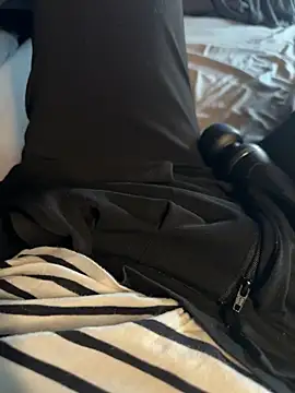 aleexii s online show from May 4, 2:42 pm