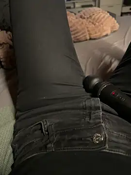 aleexii s online show from April 4, 6:58 pm