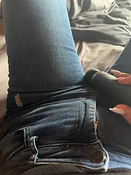 aleexii s online show from March 11, 11:15 am