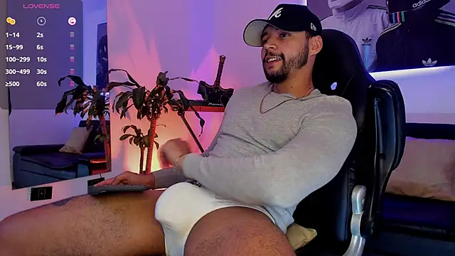Snapshot of NikoHank_ chatting on July 29, 12:37 pm NikoHank online show from July 29, 12:37 pm