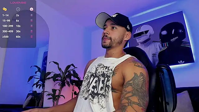 Snapshot of NikoHank_ chatting on May 9, 6:50 am NikoHank online show from May 9, 6:50 am