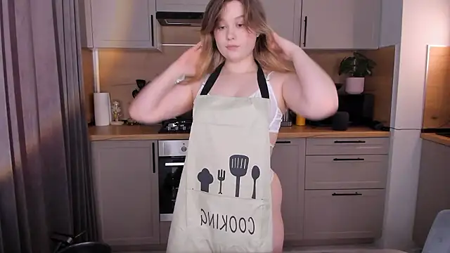 JennyHardy online show from March 28, 1:23 pm