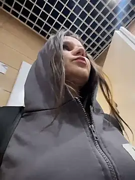 MaryLola online show from April 1, 5:42 am