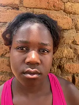 Snapshot of yellowjoy022 chatting on March 4, 9:39 am yellowjoy022 online show from March 4, 9:39 am