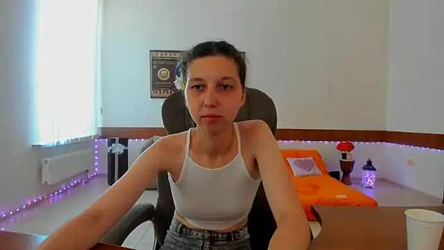 Snapshot of Ellina_Star chatting on July 2, 8:20 am Ellina Star online show from July 2, 8:20 am