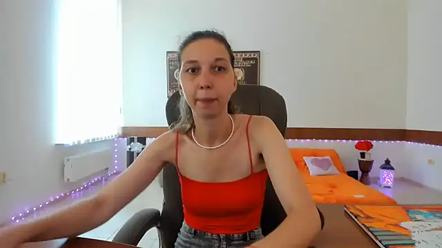 Snapshot of Ellina_Star chatting on July 20, 8:11 am Ellina Star online show from July 20, 8:11 am