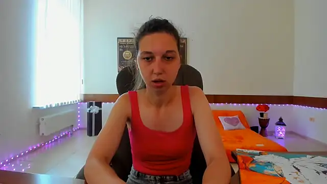 Snapshot of Ellina_Star chatting on July 13, 8:13 am Ellina Star online show from July 13, 8:13 am
