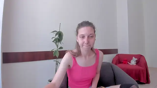 Snapshot of Ellina_Star chatting on June 22, 8:22 am Ellina Star online show from June 22, 8:22 am