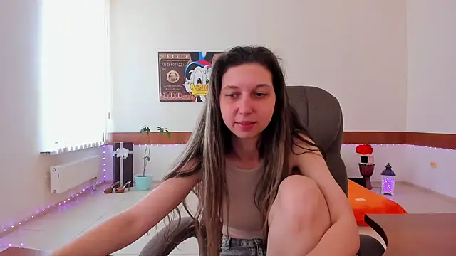 Ellina Star online show from April 18, 8:16 am