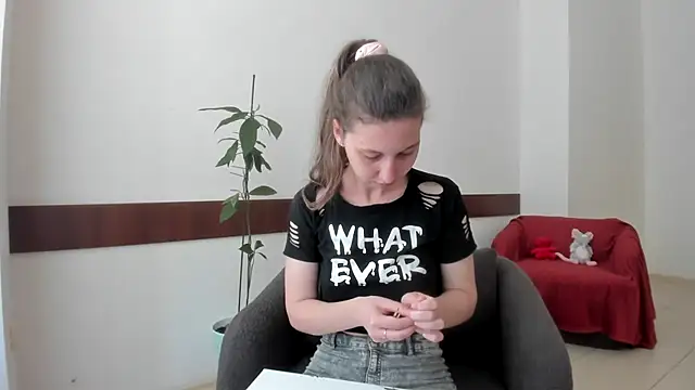 Snapshot of Ellina_Star chatting on June 17, 8:14 am Ellina Star online show from June 17, 8:14 am