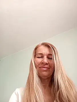 ViktoriaSexi1 online show from March 24, 7:30 am