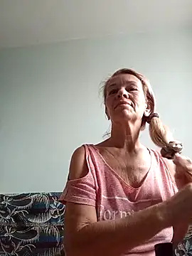 ViktoriaSexi1 online show from April 2, 5:14 am