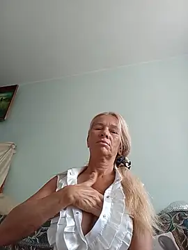 Snapshot of ViktoriaSexi1 chatting on July 8, 5:08 am ViktoriaSexi1 online show from July 8, 5:08 am