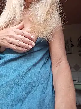 ViktoriaSexi1 online show from May 17, 5:51 am