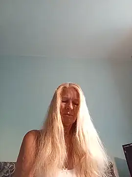 Snapshot of ViktoriaSexi1 chatting on June 13, 4:32 am ViktoriaSexi1 online show from June 13, 4:32 am