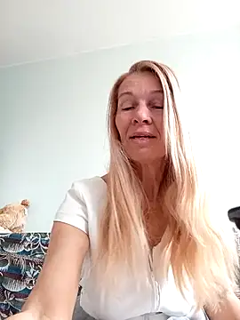 ViktoriaSexi1 online show from March 27, 7:06 am