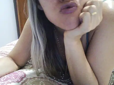 VibeProibida online show from March 13, 9:31 pm