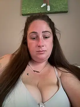 Snapshot of CurvyCatx chatting on June 30, 8:25 am CurvyCatx online show from June 30, 8:25 am