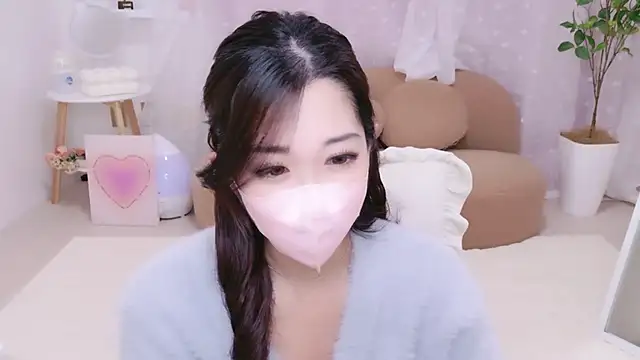 YURIKAsan  online show from April 5, 12:34 pm