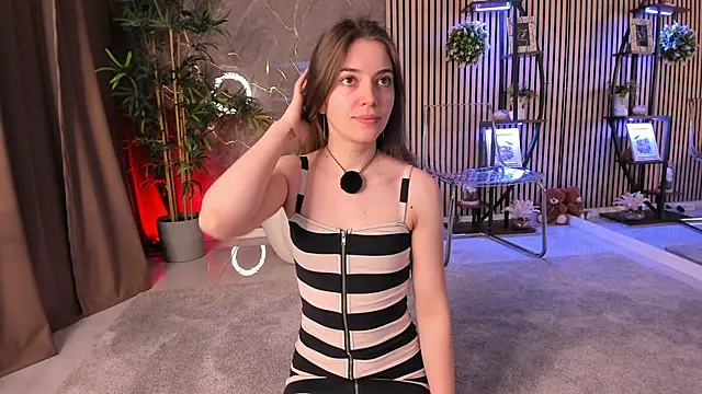 Velvet Spell online show from April 24, 3:41 am