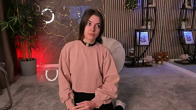 Velvet Spell online show from April 5, 3:24 am