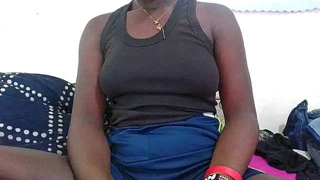 Snapshot of simphiwe23 chatting on July 18, 11:30 am simphiwe23 online show from July 18, 11:30 am