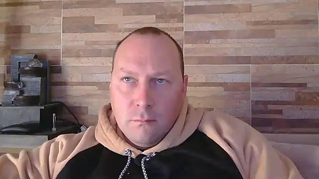 lustonfan online show from May 18, 11:37 am