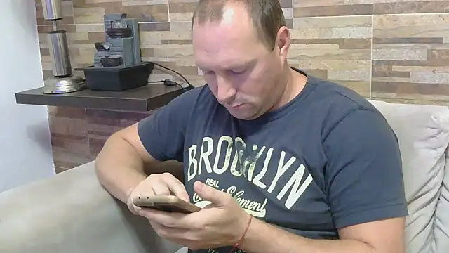 lustonfan online show from April 1, 12:39 pm