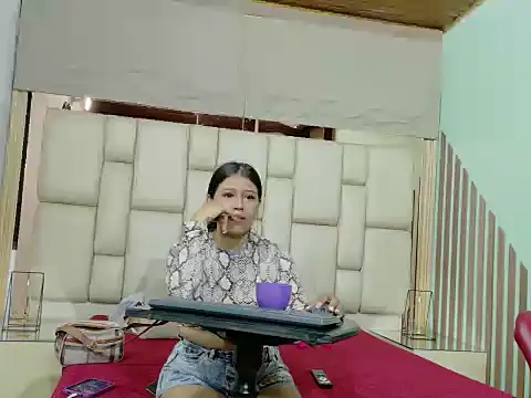 VikyANDfer online show from April 8, 12:39 pm