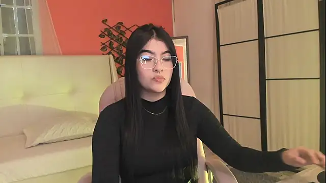 Snapshot of HannaLee333 chatting on March 24, 9:37 pm HannaLee333 online show from March 24, 9:37 pm