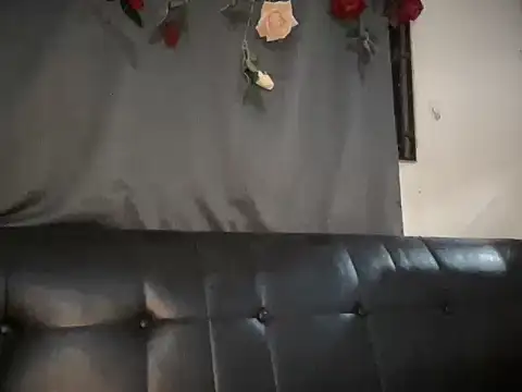 yourmommy pia online show from April 4, 6:25 pm