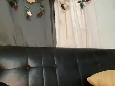 yourmommy pia online show from April 15, 12:53 pm