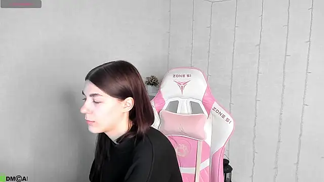 LunaRossaa online show from April 10, 1:45 am